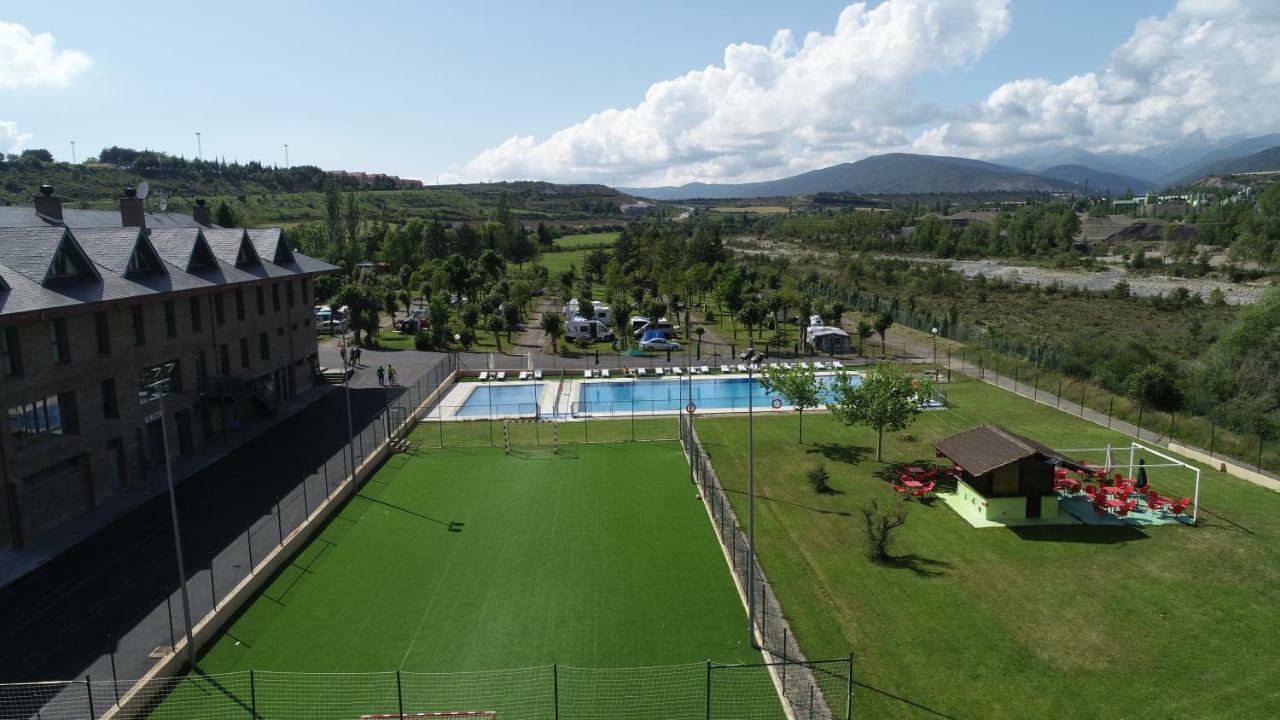 Sabinanigo Camp & Hotel Exterior foto